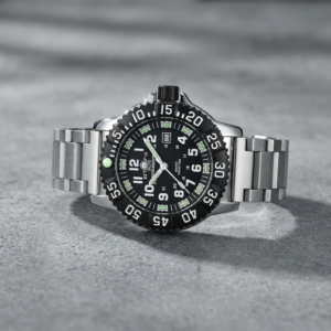 Reloj ADDIESDIVE de cuarzo con estilo militar